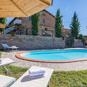 https://podere-albereto.it-tuscanyhotel.com