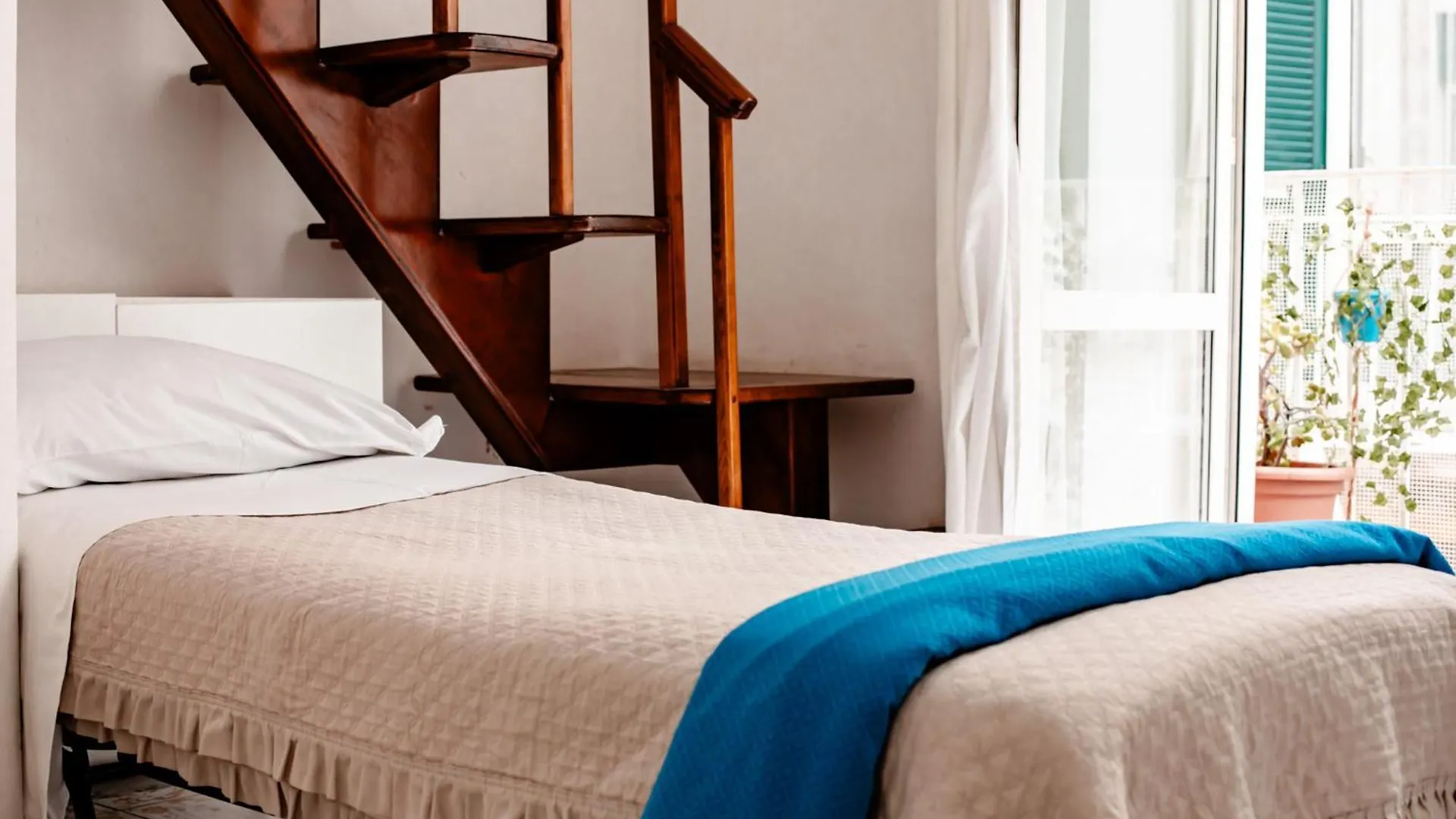 Napulitandream Duomo Hotel Naples 0*,  Italy